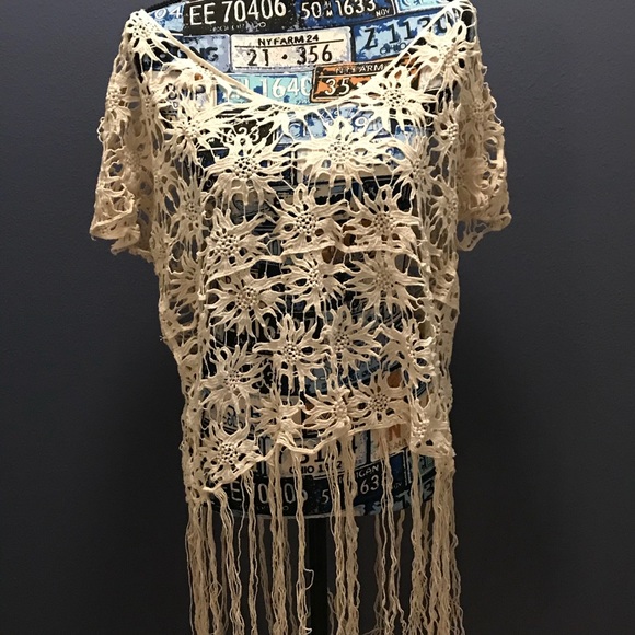 NWT POL Cream Floral Coverup (Medium/Large) - Picture 2 of 13